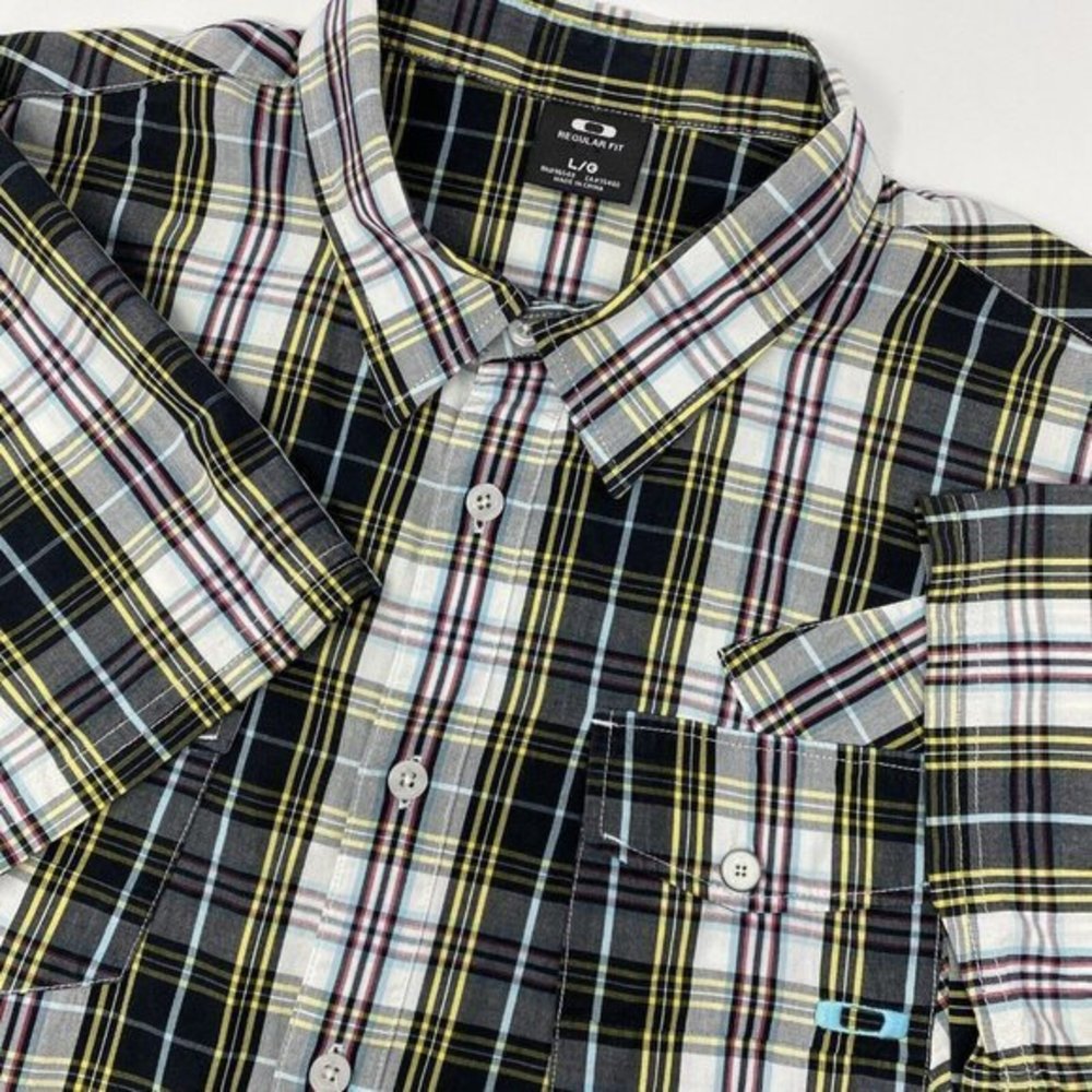 OAKLEY Short Sleeve Button Up White Multicolor Plaid Casual‎ Men's Large
